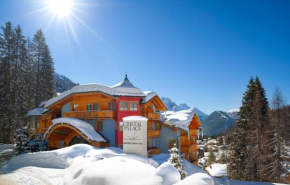 Гостиница Cristal Palace Hotel  Мадонна Ди Кампильо